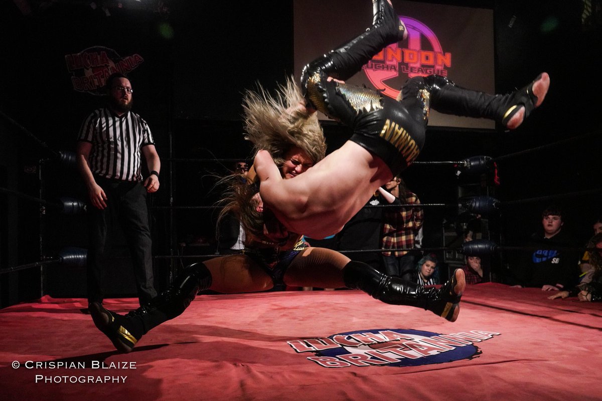 TripleL_Lucha's tweet photo. It was a pleasure having @SadieGibbs return to LLL at #ExplicitLucha! Sadie picked up the win in her final UK match before we can see her Wednesday nights on @AEWrestling #AEWDynamite! Best of luck from all of us Sadie 💟
📸 Monkey Flip & Crispian Blaize https://t.co/3KVuDLnZ8N