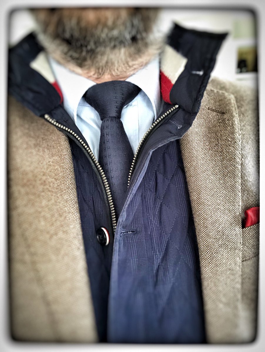BlanchetX's tweet photo. #Frimat !!... HOPHOPHOP .. on sort la petite sous-veste matelassée ...\o/ https://t.co/CCnjng9926