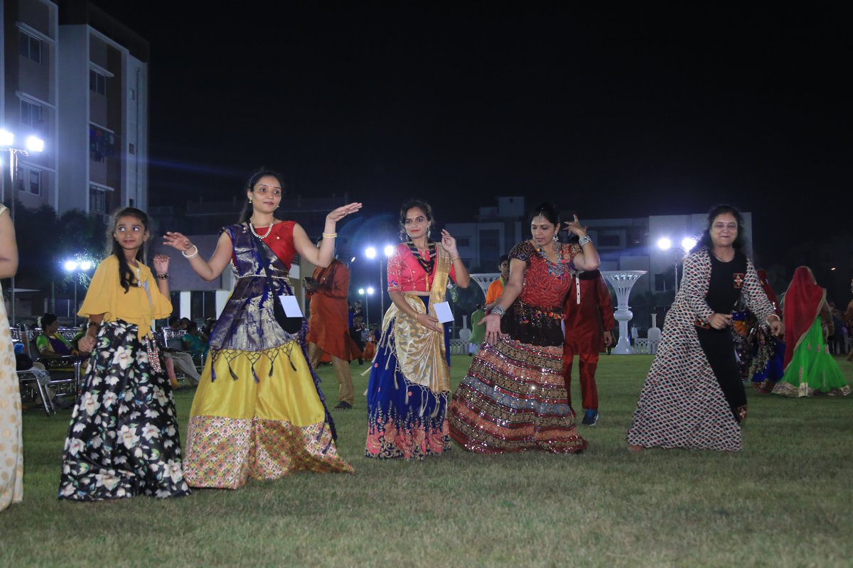Cadila_Pharma's tweet photo. Cadila Pharmaceuticals ended Navratri 2019 with a bang! A final Khelaiya night was organized in the campus of Ankleshwar where all the employees and their family swayed on the tunes of Garba and Raas.
#khelaiya2019 #garba #navratri2019 #care #cadila #pharmaceuticals #happyshift https://t.co/ibMgX8XiPz