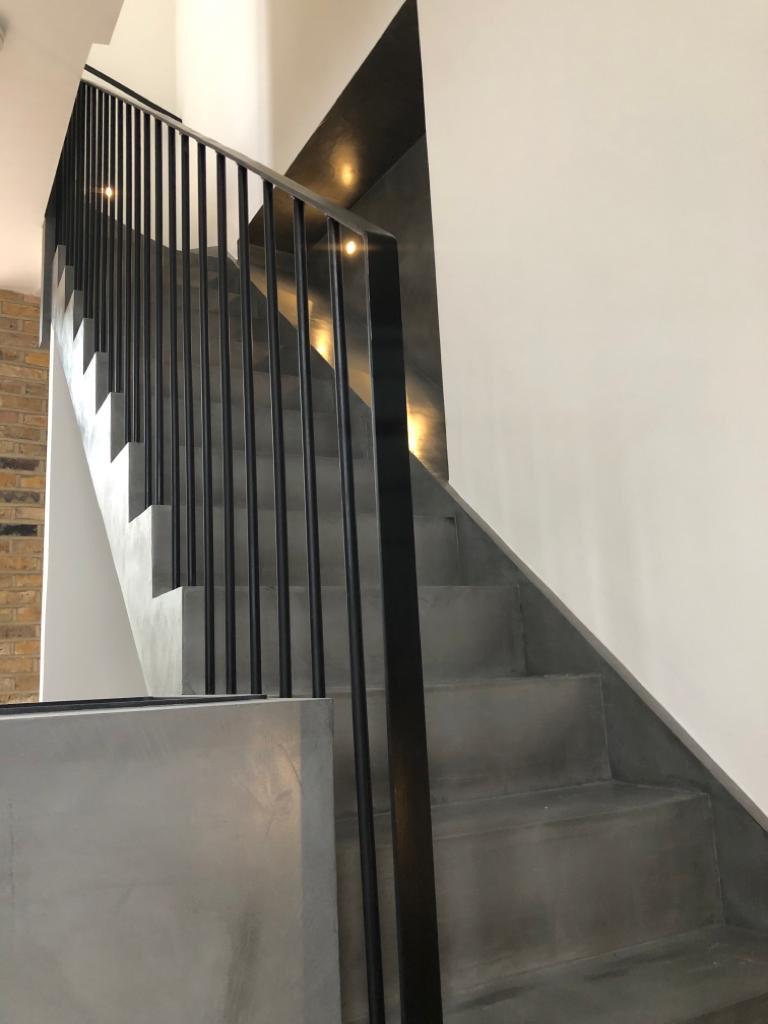 dRAWarchitects's tweet image. The first shots of our latest newly finished project in Clapham. The statement concrete staircase and kitchen island give an industrial feel to the room alongside the large crittall doors and exposed brickwork. #dRAWArchitecture #ConcreteStaircase #Industrial #Crittall #Kitchen