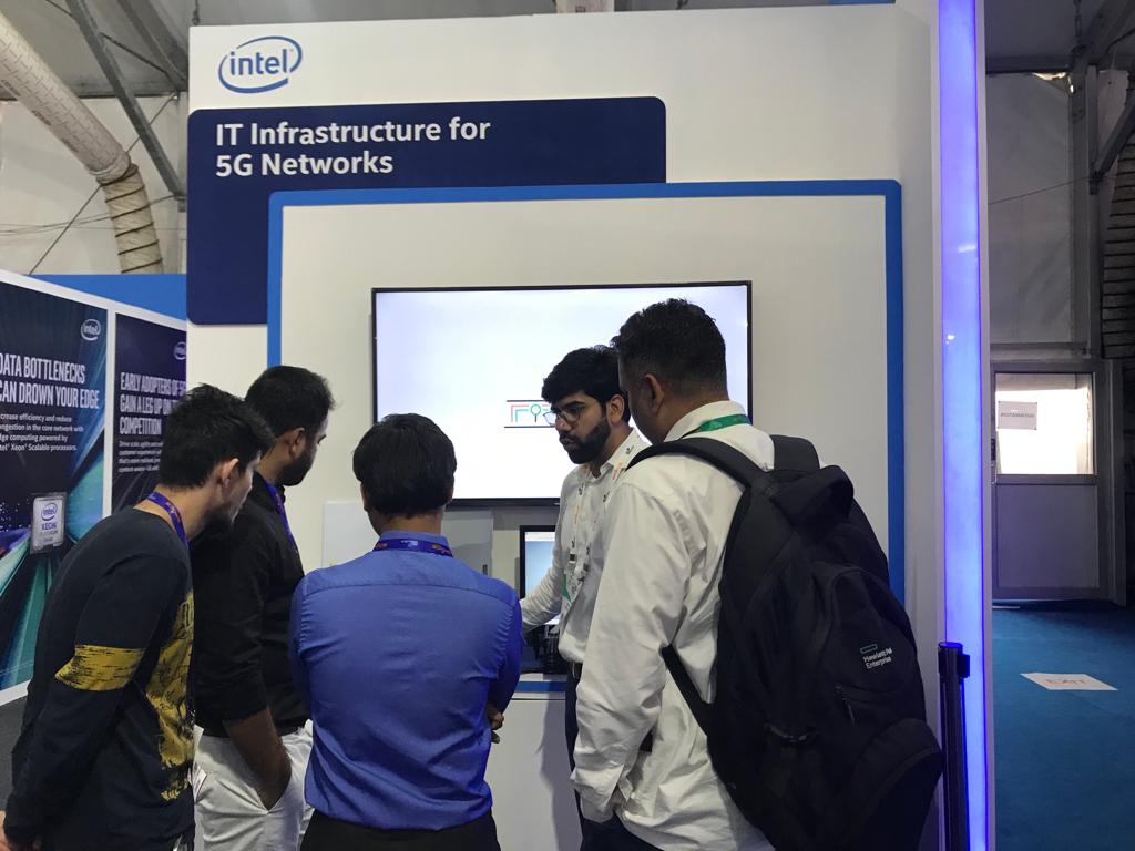 IntelIndia's tweet photo. Visit Intel's booth at #IMC2019 to experience demo by @hpeindia powered by Intel Xeon D Processor- showcasing its Edge Line Series of servers #EL300 #EL4000 #EL8000 which can optimize edge computing and accelerates core to edge NFV deployment. #IntelAtIMC https://t.co/U4Hv17RmR8