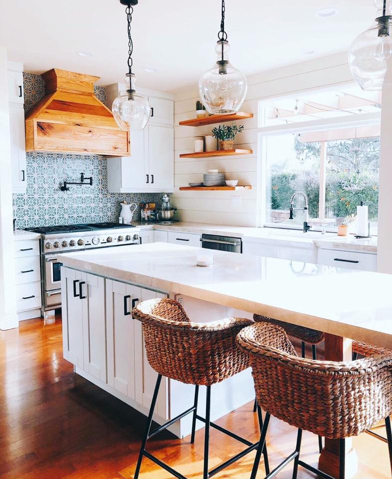 PontalettaGroup's tweet photo. Kitchen goals 👌🏻 inspired by October’s Autumn skies and pumpkin pies 🥧. ⁣⁣
Do you like the warm tones in this kitchen decor?
@ theressnowplacelikehome #fraservalley https://t.co/BYV8xwf7Xb