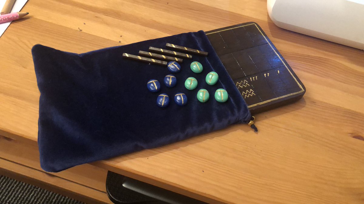_Fello_'s tweet photo. Die Würfelstäbchen sind eigentlich ein bisschen anders, aber ich finde dass es schön geworden ist. #Senet #3DCon https://t.co/m2p6Q9yEhu