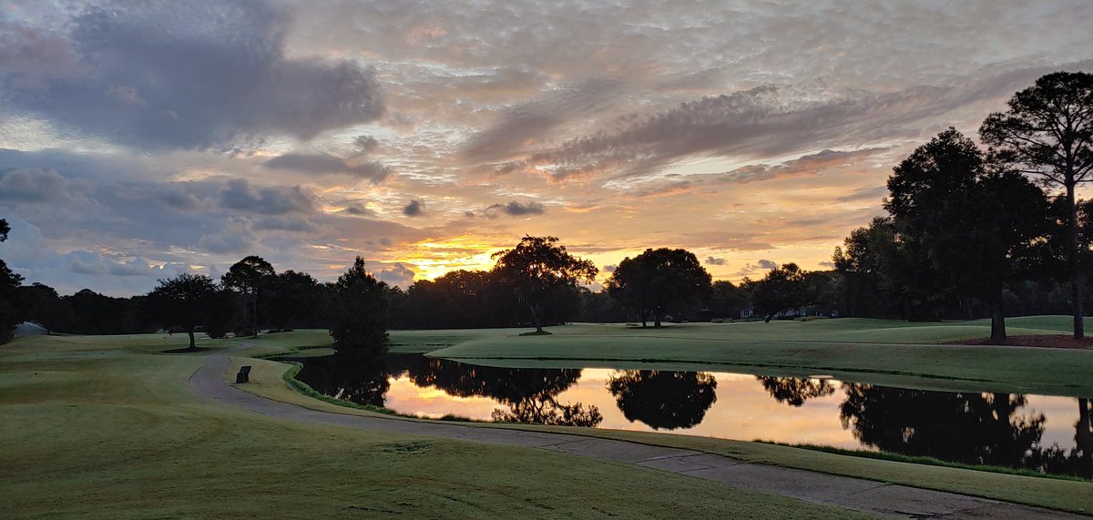 Awesome sunrise this morning! Just another day at the office. <a href="/PeninsulaALGolf/">Peninsula Golf Club</a> <a href="/jamey_davis0/">Jamey Davis, CGCS</a> <a href="/tripleaa14/">Ashley Averitt</a> <a href="/T_Hef85/">Tyler Hefner</a> <a href="/morgantaylor334/">Morgan Taylor</a> #turflife #golfcoursesunrise #ilovemyjob