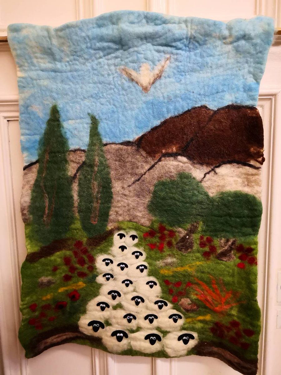 hadeel_uk's tweet image. Part of L'Arche Bethlehem, the Ma'an lil-Hayat Centre brings together people with learning disabilities, their assistants &amp;amp; local shepherds to create beautiful wool felted products out of otherwise waste material. @larcheintl #HadeelShop #nonprofit #Palestine #Bethlehem #wool