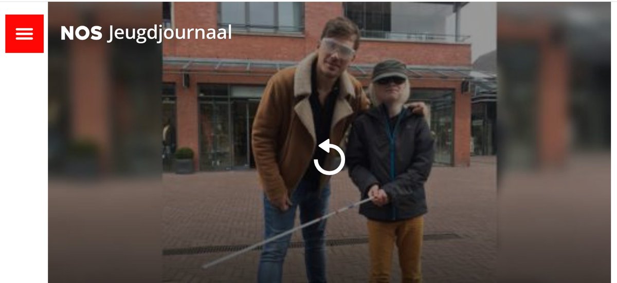 Koen van 9 gebruikt een  witte stok. In het verkeer heeft hij het vaak lastig. Daarover vertelt hij in in het @jeugdjournaal Jeugdjournaal. "Ze rijden gewoon door. En dan doen ze ook nog een beetje raar. Alsof ik iets verkeerd doe." #dagvandewittestok
jeugdjournaal.nl/artikel/230626…