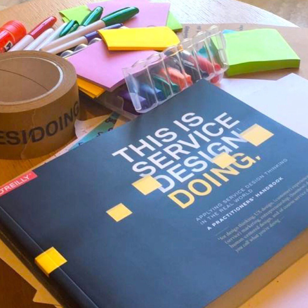 dschoolum's tweet photo. Service Design Doing | Nuestros Coaches y miembros de la Dirección de Emprendimiento participaron de esta experiencia que nos ayudará a potenciar el espíritu de la D-School en el ADN🧬 de la Universidad Mayor ! 
.
 #diseño #umayor #emprendimiento #dschool #EspirituEmprendedor https://t.co/4lCYv3EnaW