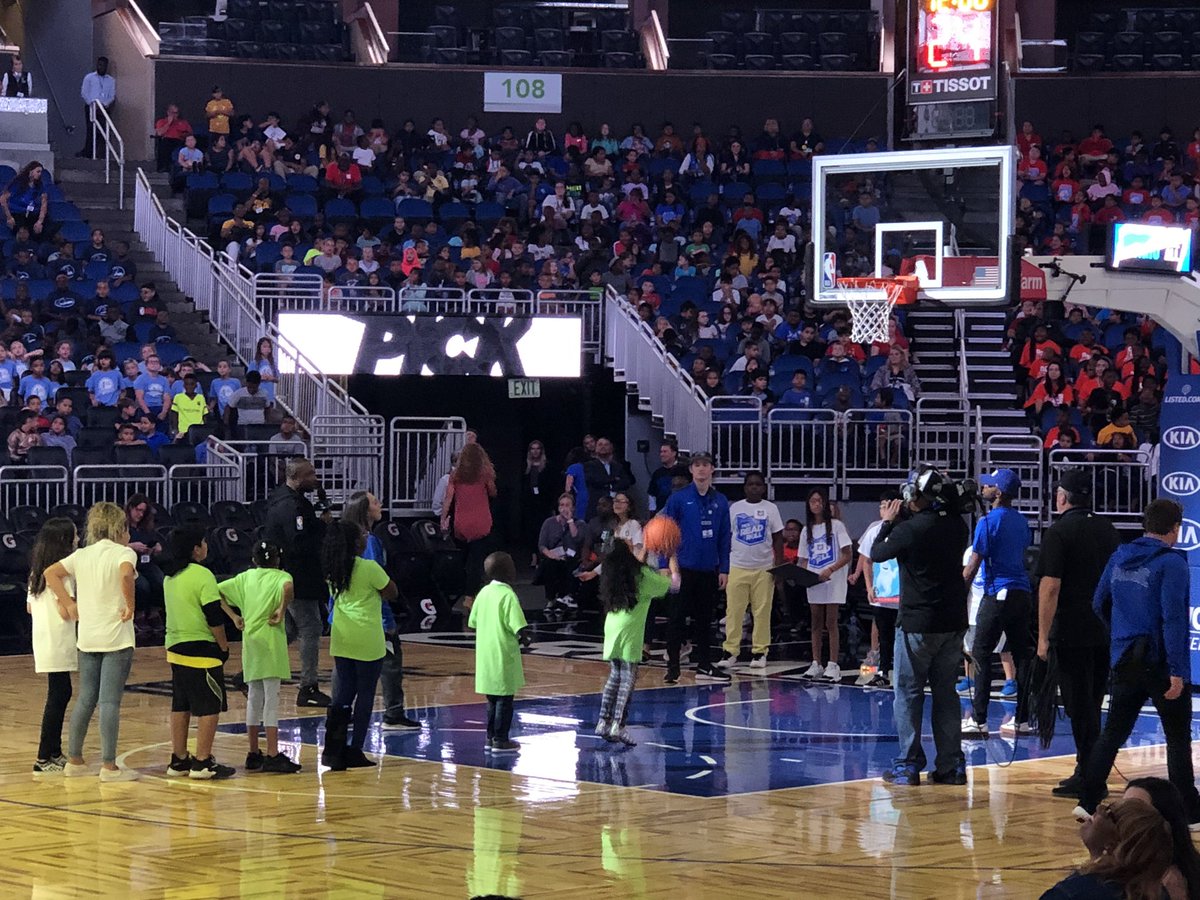 AlomaElem's tweet photo. Amazing celebration this morning! Hard work pays off. Thank you @OrlandoMagic !!! #PickReadRoll @OCPSnews https://t.co/QvYKrxFBF7