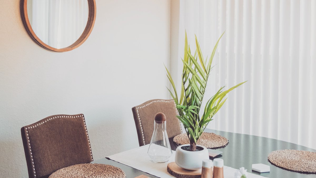 CasaOriginal's tweet photo. ✨RENOVAR EL COMEDOR✨Les comparto las ideas que aplico cada vez que quiero mejorar o renovar la estética de mi comedor https://t.co/bOKvIScZdr #comedor #CasaOriginal #decorar #renovar #decortips #decoracion #hogar #interiores #ideasdeco #decoracioninteriores #ideashogar https://t.co/avte2OIYLZ