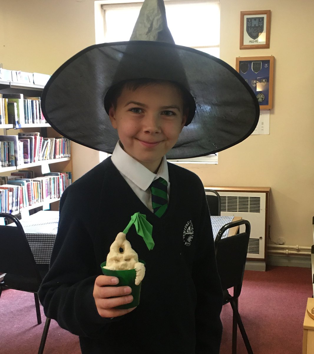 LibraryTmhs's tweet photo. We arranged a special Harry Potter Club activity today in honour of Book Week 2019. Mandrake making with our Head of Herbology! #bookweek2019 #GreatSchoolLibraries #harrypotter @scholasticuk @jk_rowling https://t.co/Rxqlqd7UiH