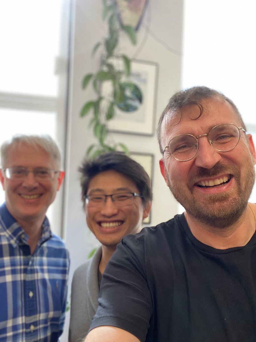 NSF_CNC's tweet image. The @NSF_CNC visited @DirkTrauner @nyuchemistry to discuss plans for #nanothread chemistry and reactant synthesis.   A couple of selfies with Dirk and Bryan Matsuura and a giant polytwistane #nanothread model with a vine growing up it.  However Schatzi was not in today.