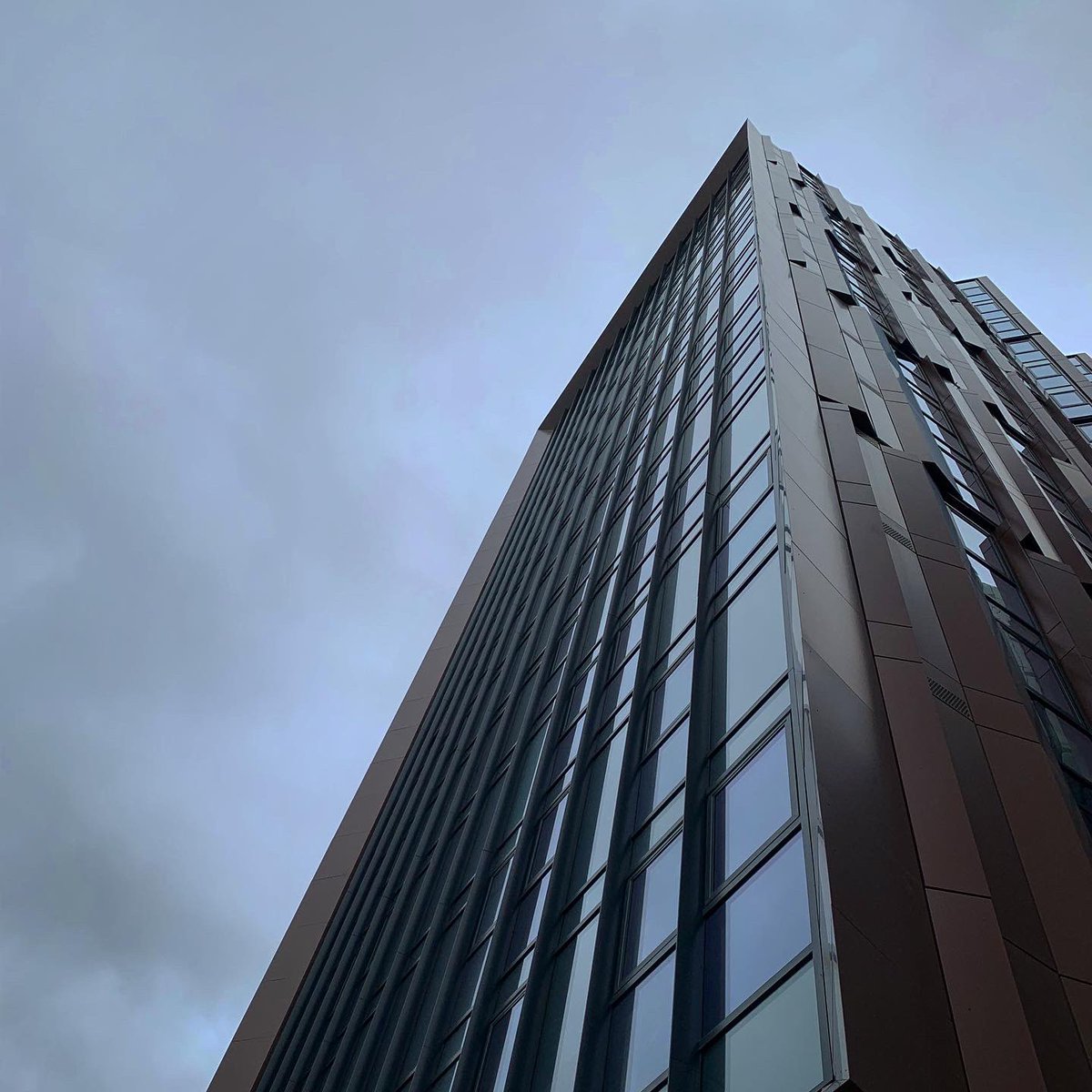 _designid's tweet photo. We visited Erie Basin in #Manchester today. @GRAHAMGroupUK are just finishing off for @Glenbrookprop and it is looking great! #thinkdesignengineer #structuralengineering @SheppardRobson https://t.co/6YvkAl5SA9