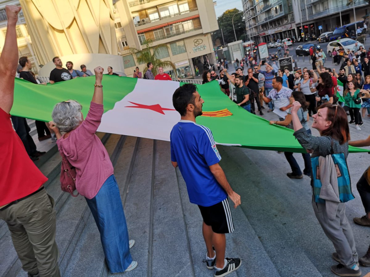 Concentración en Sevilla en solidaridad con el pueblo catalan y por la libertad de los pres@s politic@s.