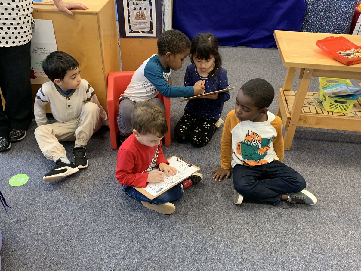 educatorJocelyn's tweet image. Watching them use critical thinking skills, collaborating, and communication during the #pineconeexperiment made my teacher heart so happy! Little leaders, learning and leading well! #soproud #prekSTEM @CombsCatchUp #leaders #science