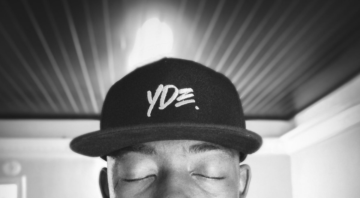 alakaoloko's tweet photo. Rien ne vaut le fait d'être sur la même longueur d'onde que l'artiste. Plus besoin de directives. N'apprenez pas juste à écouter vos clients, mais à les comprendre 👌🏾
#ThinkOriginal #AOGRFX https://t.co/39eHqC0WIQ