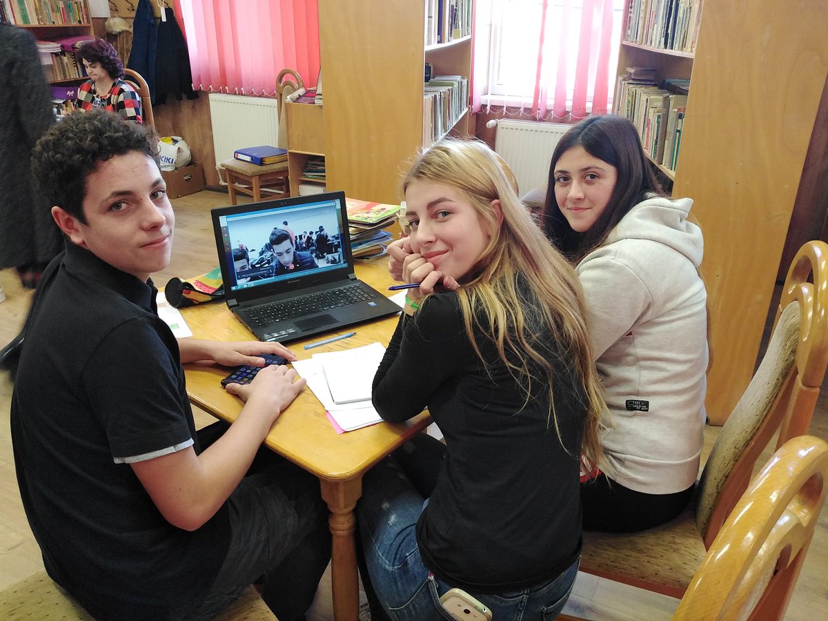BrianaBelciug's tweet photo. We broke down the walls of the classroom. Portuguese and Romanian teams collaborated on an extraordinary lesson about environmental issues, voting, children's rights, and cyberbullying. @liceuliteanu @tfasteurope @tfastportugal @tfastgermany @TfaSTSweden #TfasTStudentsConnections https://t.co/Ocn8Ai2oM8
