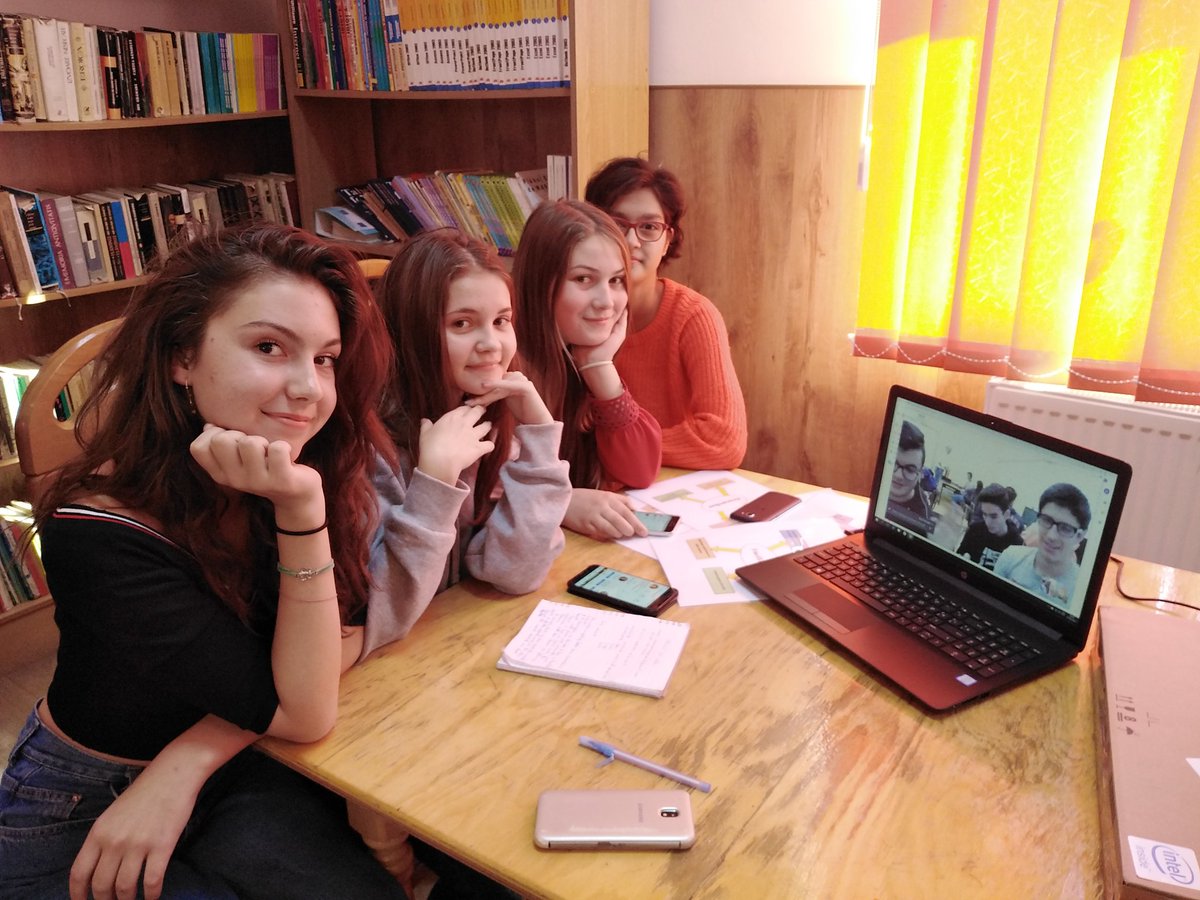 BrianaBelciug's tweet photo. We broke down the walls of the classroom. Portuguese and Romanian teams collaborated on an extraordinary lesson about environmental issues, voting, children's rights, and cyberbullying. @liceuliteanu @tfasteurope @tfastportugal @tfastgermany @TfaSTSweden #TfasTStudentsConnections https://t.co/Ocn8Ai2oM8