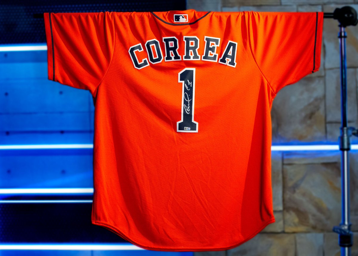 Astros fans! We want to give you a <a href="/TeamCJCorrea/">Carlos Correa</a> autographed jersey!

Enter to WIN:
1⃣ Make sure you are following @ATTSportsNetSW
2⃣ Tweet #Astros1Jersey
3⃣ RT to share the love!

Contest ends Thursday!

<a href="/astros/">Houston Astros</a>  l  #TakeItBack