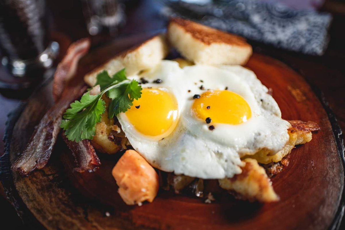 The Mahnin' Mahnin'! ☀🇻🇮☀ Two eggs, our rosemary homefries, your choice of bacon, ham, or sausage with our housemade sourdough 🍳🥓🍞 It's the mahnin', just the way you like it ☀

Make your reservation for this weekend's brunch: tinyurl.com/y57zc2tg

📸 by <a href="/OldMangoCompany/">Mango Media 🇻🇮🇻🇬</a>