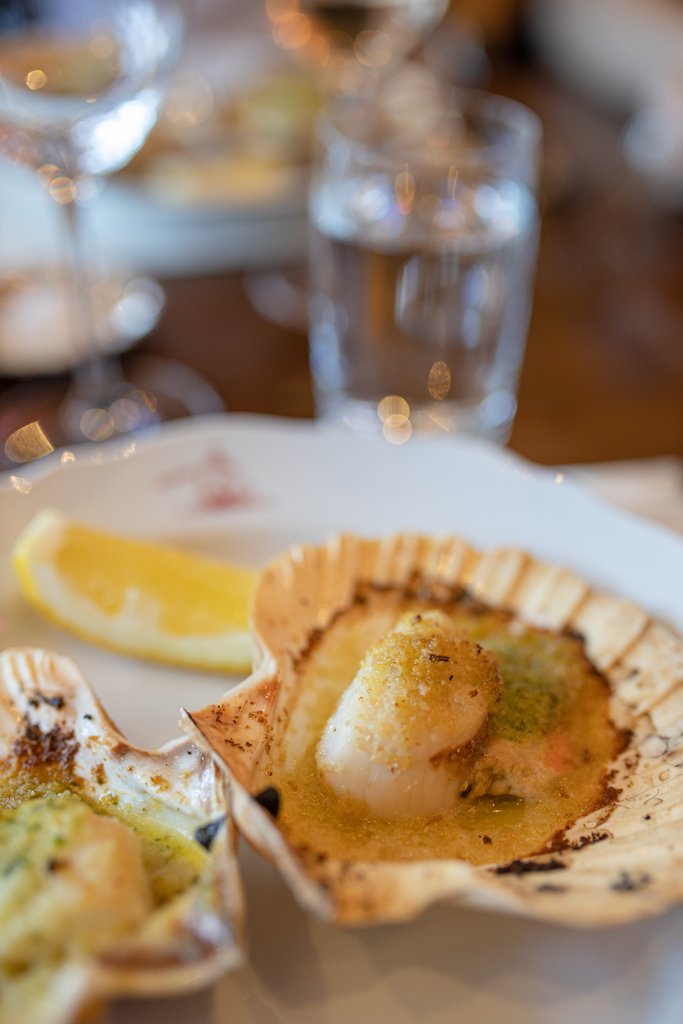 Scallops, baked with crispy breadcrumbs and garlic butter. So simple and served in their own beautiful, convexly ridged shell.
.
#scallops #theseahorsedartmouth #theseahorse #seafoodrestaurant
