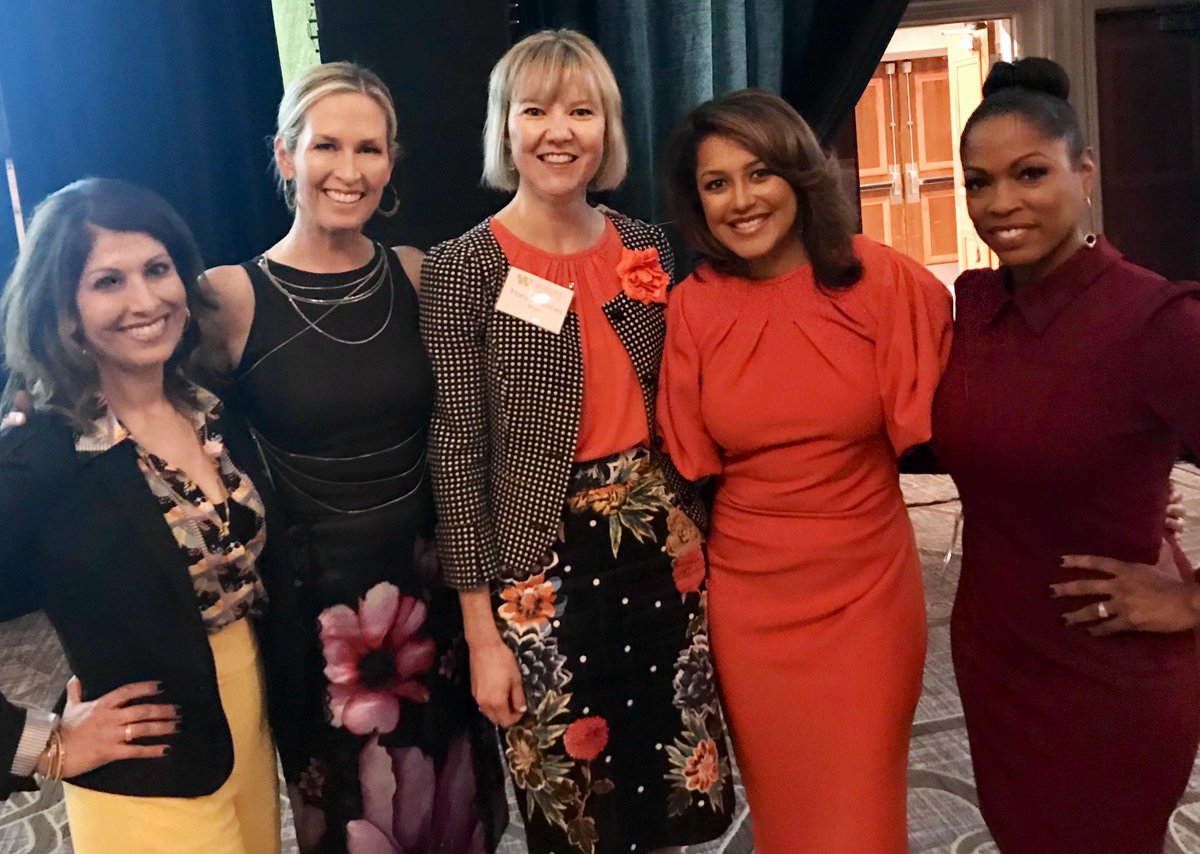 lauraevansmedia's tweet image. Beautiful day celebrating women and girls and the people who open doors to help elevate them. So proud of my friend @leslifoster #LL2019 @TheWomensFndtn