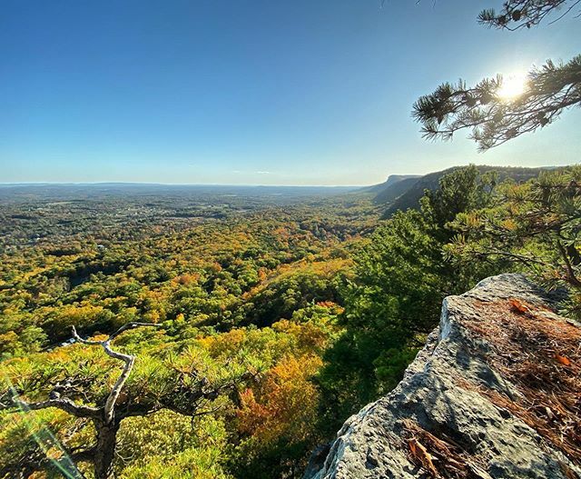 aczeb's tweet image. I miss the #gunks!  Great day of climbing with @mclaughlin.brendan ift.tt/2MgaLOa