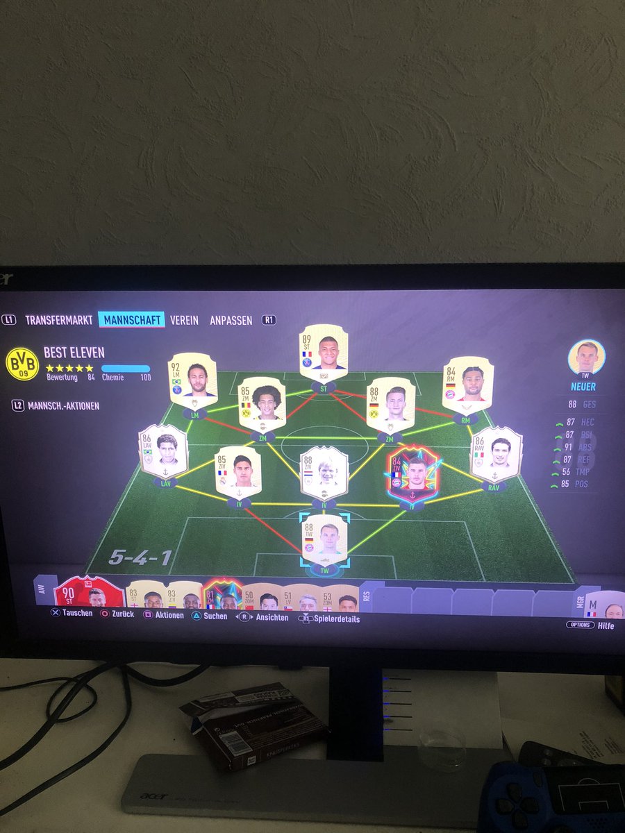 BattixD7's tweet photo. Stelle im Spiel um auf 4-2-3-1. über Bewertung oder Verbesserungsvorschläge würd ich mich freuen :). #Butternuss https://t.co/enSwRspOg4
