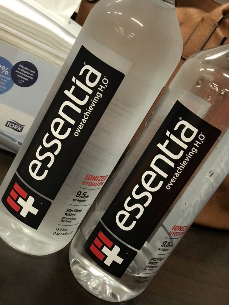 Rosasx3's tweet photo. How I start my day every morning! 👏🏼
#Essentiawater #ionized #alkaline #morningritual #goodforya https://t.co/LbP4w7eMIQ
