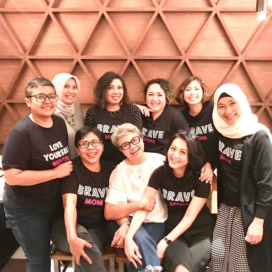 LovepinkID's tweet image. 💖
Oktober adalah bulan istimewa bagi kami.

Oktober diperingati sebagai bulan Waspada Kanker Payudara sedunia. Mewaspadai penyakit ini berarti memerhatikan kesehatan payudara dengan melakukan pemeriksaan secara rutin.

instagram.com/p/B3Do-hdAhTE/

#lovepink
#sharelovecare