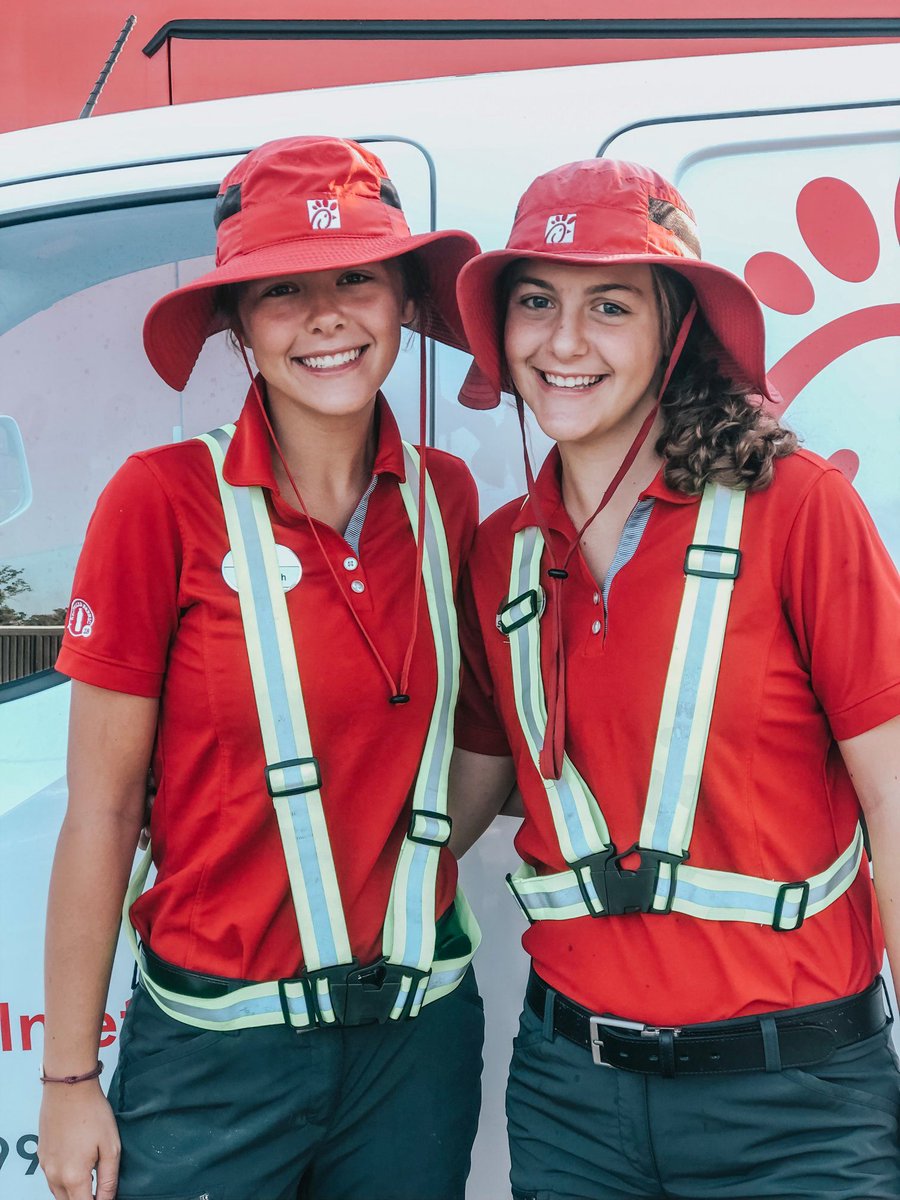 CFAatMurrells's tweet photo. Find your community at Chick-fil-A Murrells Inlet!

WE'RE HIRING! Opportunities include but are not limited to:
•Drive-thru team
•Front of House
•Kitchen

We're hosting open interviews TODAY from 3-5pm!
Stop by and chat with us about possibly joining our team! https://t.co/taihmewr8q
