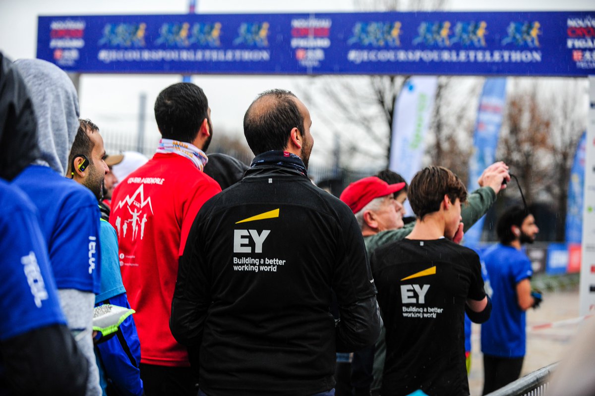 Le dimanche 24 novembre, collaborateurs et collaboratrices EY, Alumni et étudiant.e.s sont invité.e.s à se dépasser pour le #crossdufigaroEY. 
5, 10, 15 ou 20 km, à chacun.e de choisir sa distance. 
Pour en savoir plus👉 crossdufigaro.com 
#TellmEYyourun #TellmEY