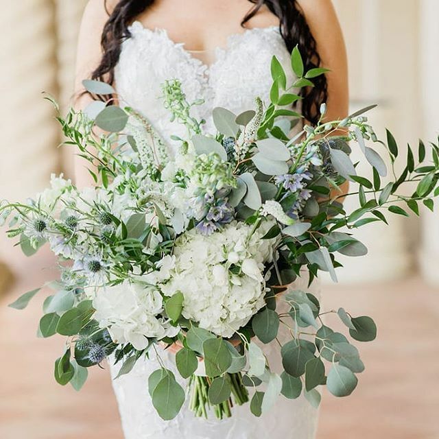 10 Stunning Bridal Bouquets: check out our latest blog post featuring beautiful bouquets carried by North Florida brides! . 
This bouquet by <a href="/fabulousflower/">Aime Tveras Peterson</a>, photo by @sarahdipityphotos, at @tpcsawgrassweddings
.
#bridalbouquet #jacksonvillewedding #jack… ift.tt/35BS9Qh