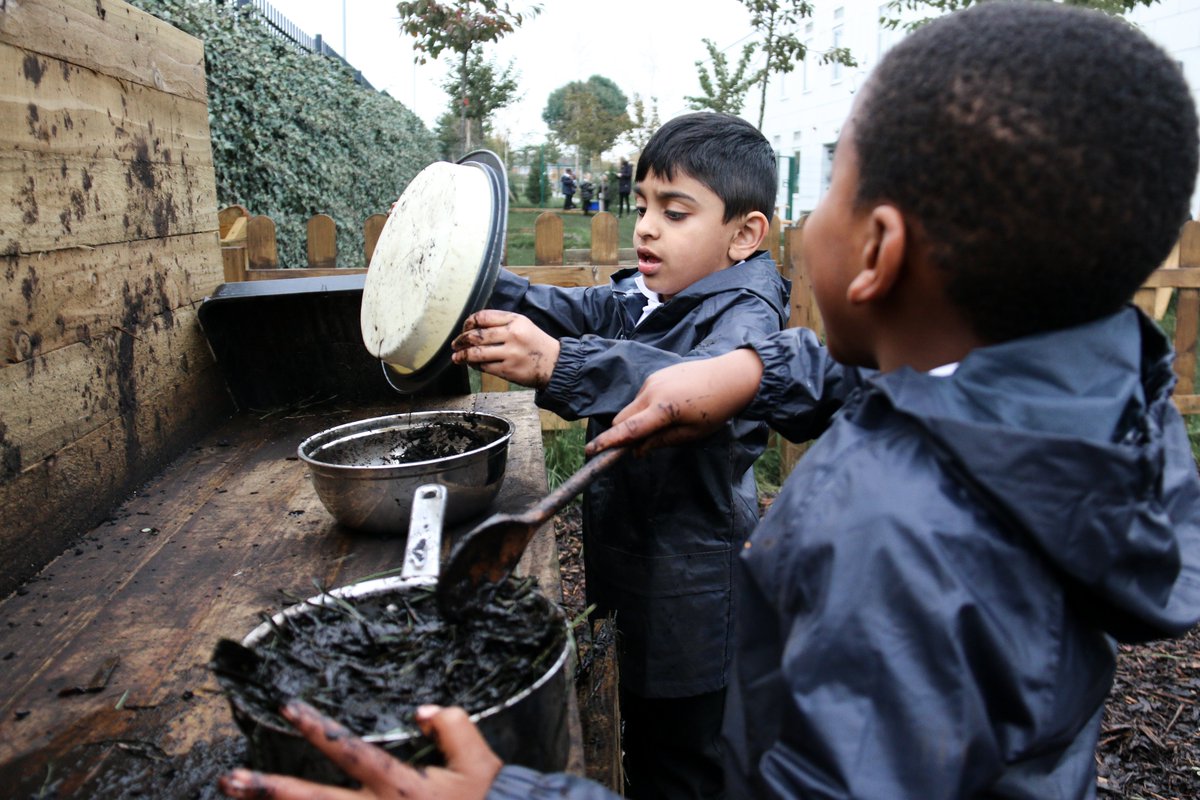 MCPAcademy's tweet photo. The reception children have been playing in our outside kitchen. They've been making lovely chocolate and carrot cake with the 'mix' all over their hands!
#receptionclass #reception #outsideplay #outsidelearning #outsidekitchen https://t.co/u0fYyqbhhj