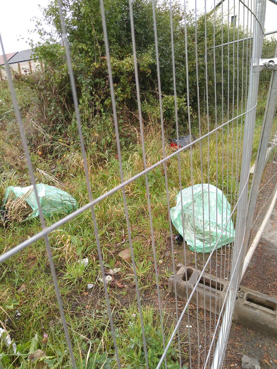litter_lady's tweet image. First reported 8th Sept and still there mid Oct, please can you clear this? It is attracting more... #quickquerycardiff @cardiffcouncil (new pics) #flytipping Bridge Rd B4562 not accessible to vehicles from new St Mellon's development.