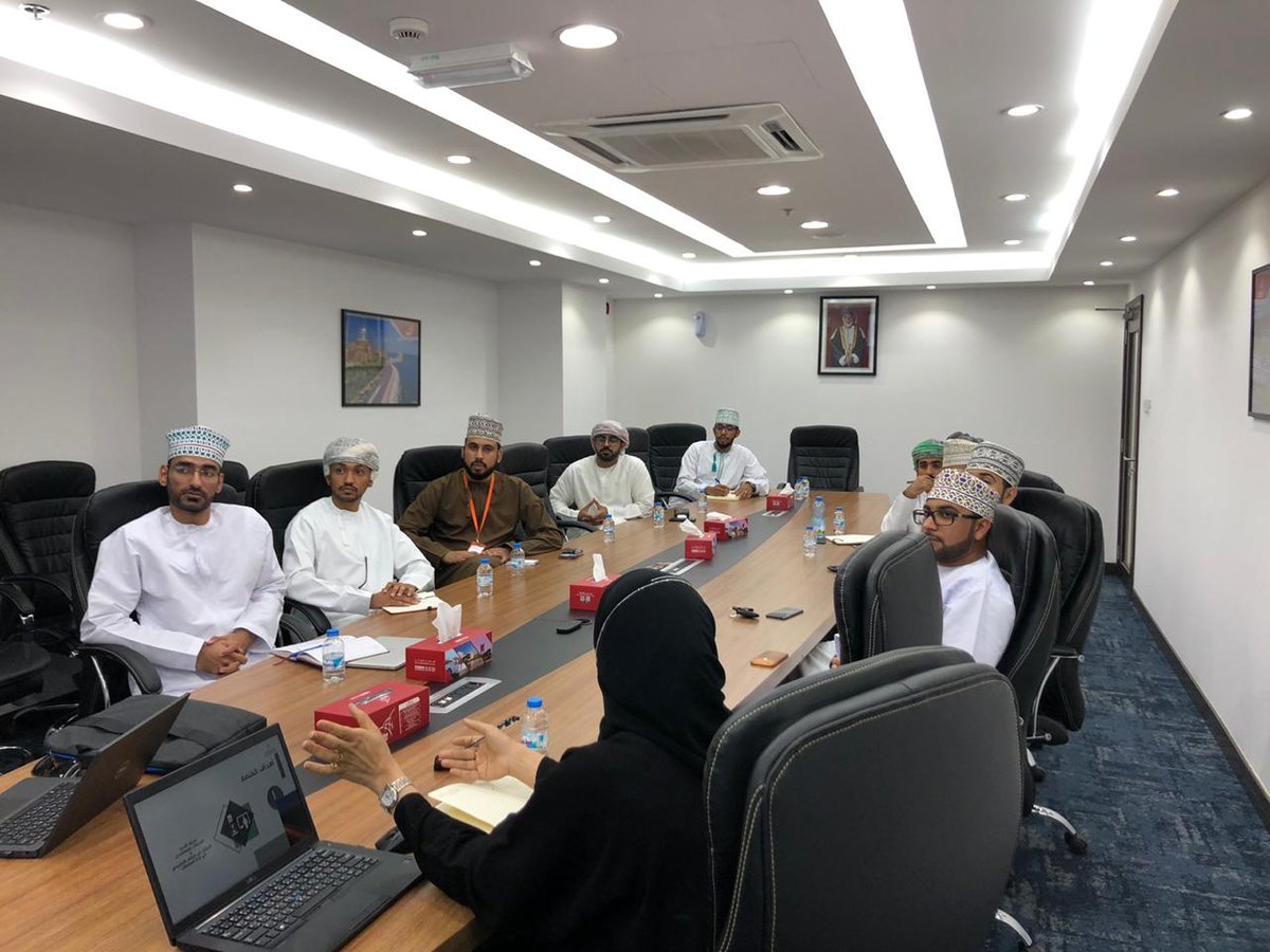 بتنظيم من فريق التقنيات اللوجيستية بمركز عمان للوجيستيات وبالتعاون مع #نقل. 

نُفذت جلسة تعريفية لمنصة نقل مع رواد الأعمال في قطاع النقل البري. 
تم التركيز فيها على المنصة وما تقدمه من خدمات وكيفية استفادة رواد الأعمال منها.

#مركز_عمان_للوجيستيات