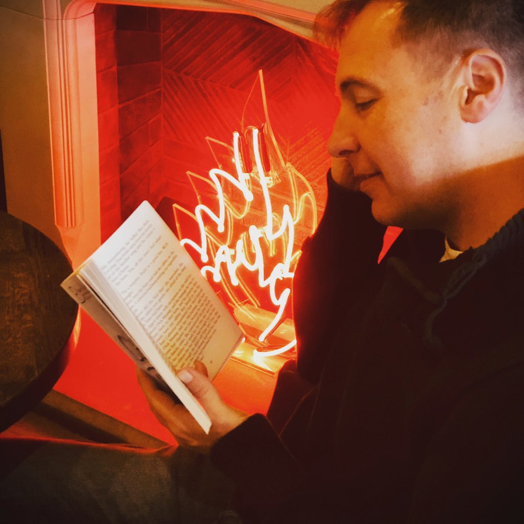 JenkinsonTroy's tweet photo. Time to chill after a fun-packed morning’s book signing...
@BerlieDoherty @catnipbooks captivating writing!
#berliedoherty #childrenofwinter #eyam #authorlife #chilltime #readingnook #coffeeshop #independents #goodbooks #youngadultbooks https://t.co/xDLDoMdyaq