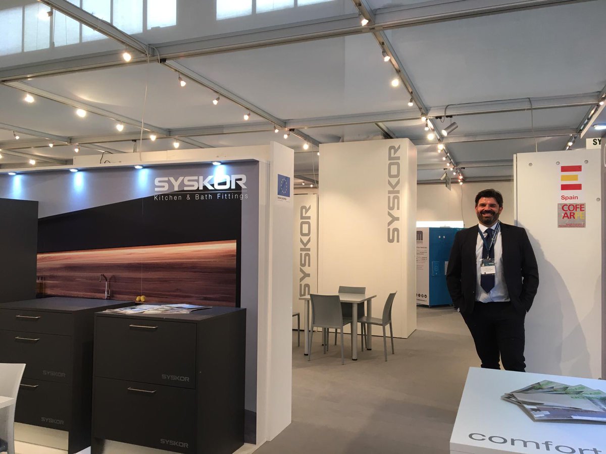 ArvetAsociacion's tweet photo. Seguimos visitando a nuestros asociados en feria #Sicam2019, y comprobar lo bien que les está yendo la feria.
#Syskor,#Indaux,#ebir
#kitchen,#wardrobes, ,#Cofearfe,@Icex_,#sicam2019, @sicampordenone,#porderone,#bathroom https://t.co/ljoNxQt3ss