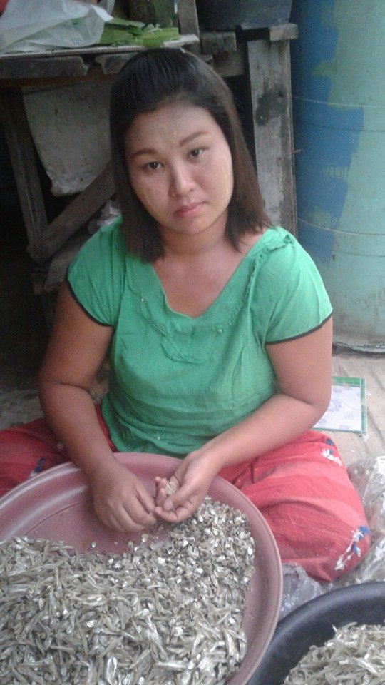 aunty_htay's tweet photo. မအားပါဘူးဟယ် အလုပ်နဲ့လက်နဲ့ပြတ်တယ်မရှိဘူး ငတ်မှာကြောက်လို့ပါ https://t.co/905Qw7LD6l