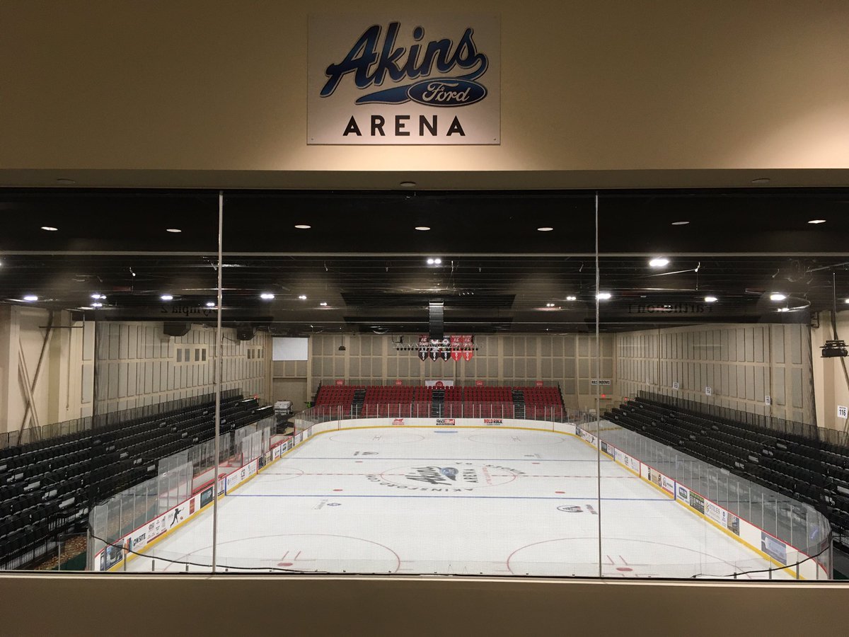 Fun preproduction day on the ice rink with @michael_herriger and Kylie @theclassiccenter yesterday. Today we will work with the #theclassiccenter lighting engineer to help bring this wonderfully creative ice skating commercial to everyone’s heart 
😊⛸❄️
