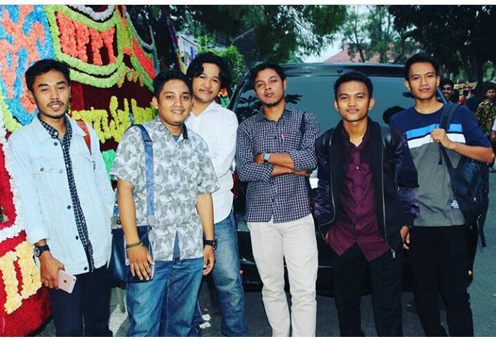 Preman kampung sedang dikampus.