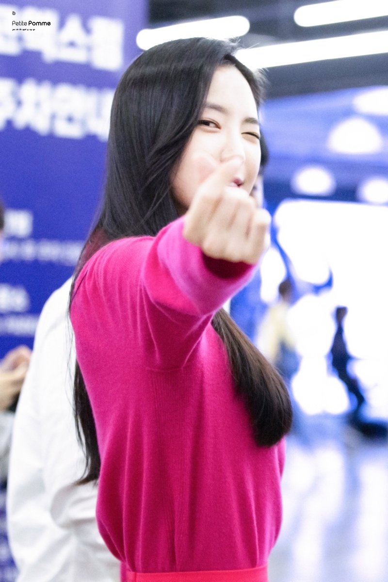PetitePomme0210's tweet photo. 191013 동원참치 팬미팅 

벌써 보고 싶어💕

#에이핑크 #손나은(@Apinksne) #Apink #나은 #naeun #ナウン https://t.co/jPUdLfj6aD