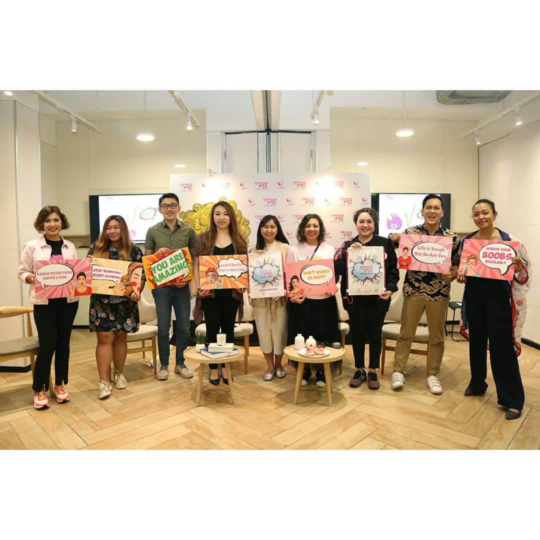 LovepinkID's tweet image. 💖
Press Conference Indonesia Goes Pink 2019 telah dilaksanakan.

Lovepink akan mengadakan event tahunannya di sepanjang bulan Oktober yaitu INDONESIA GOES PINK.

indonesiangoespink.id

#indonesiagoespink2019
#lovepinkindonesia
#sharelovecare