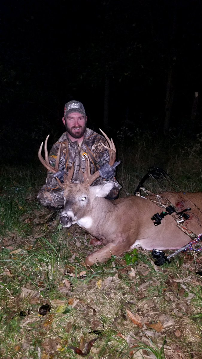 R2KOutdoors's tweet photo. Congrats to R2K Outdoors team member Kyle Leonhard on his Iowa Archery buck! @ragebroadhead @CarbonExpress @nockturnalnocks @IQBowsight @ScentLokTech @FoodplotsPaul @TheBLOCKTarget #cooksfatalattractiondeerscents #s4gear #ezkut @Elite_Archery https://t.co/TljVndrQOj
