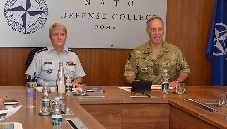 NATO_DefCollege's tweet photo. The Deputy Supreme Allied Commander Europe designate #DSACEUR Lieutenant General Tim Radford pays a visit to the NDC welcomed by our @NDC_CMDT, Dean and senior leaders.
@SHAPE_NATO @BritishArmy🇬🇧 @NATOpress @NATO
#WeAreNATO
https://t.co/dsSKWf4Qap https://t.co/8eXjMmnT1u