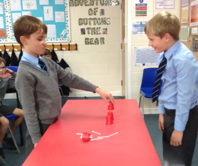 GayhurstSchool's tweet photo. Year 4 have been practising teaching each other new skills in their English lessons. Now for feedback...... #notaseasyasitlooks #peertopeerreview #ELDRIC https://t.co/bX9J51xpQJ