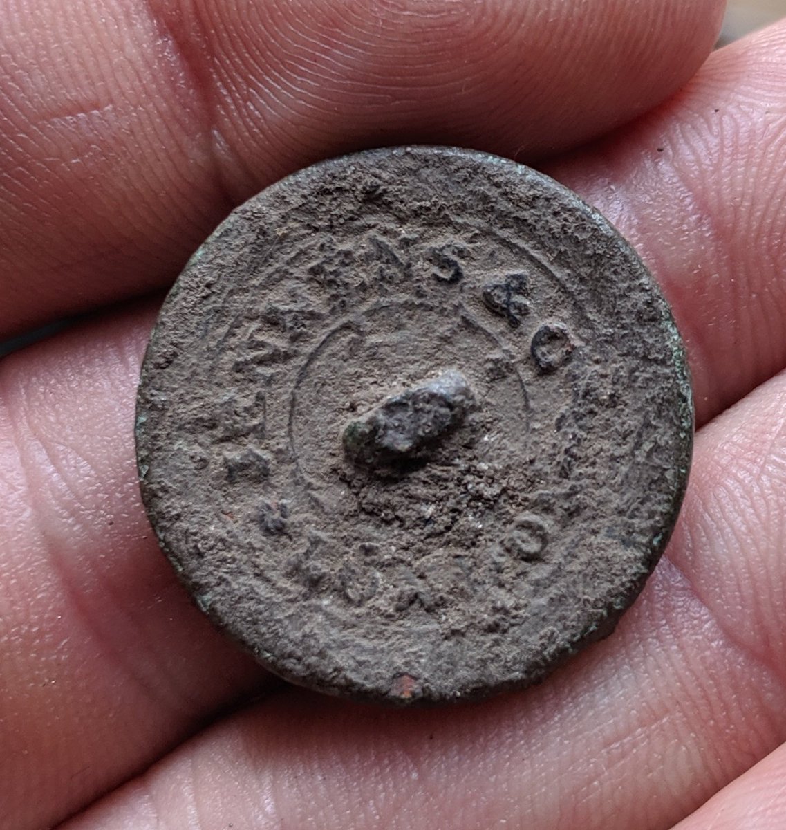 silchexcavation's tweet photo. Can anybody tell us more about this military button found in the spoil heap at Silchester this year? Made by Jennens &amp; Co of London and sporting a rather lovely phoenix or griffin #finds #britisharchaeology #army #findsid #button #Phoenix #military #militarybuttons https://t.co/RxQdZw6PJw