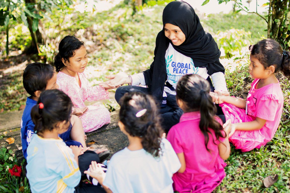GlobalPeace's tweet photo. October 15 is #InternationalDayofRuralWomen, a day in which we honor the contributions that women have made to agricultural production, food security, nutrition and much more. Let us recognize their incredible efforts. #globalpeace https://t.co/DXMWPl5vbe