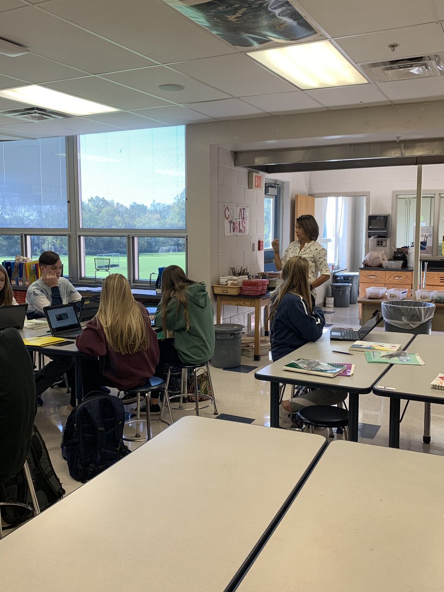 JSaloky's tweet photo. 9th grade Spring-Ford art students took a picture of their Mind Maps and uploaded them to Google Classrom where they provided Ms. Culp with an analysis of the process and their next steps! #SFLearns #mindmap #GoogleClassroom https://t.co/AylOvBaYrV
