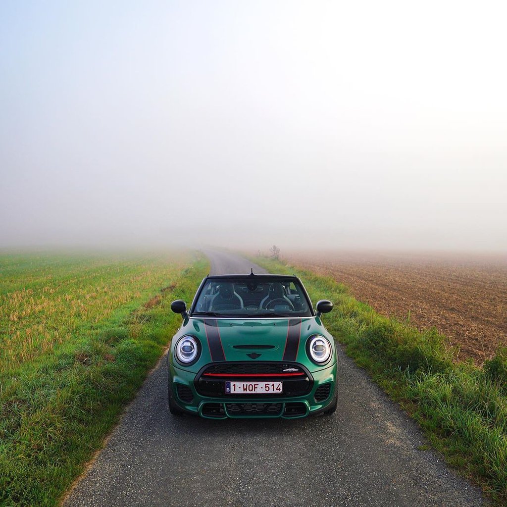 MINI's tweet image. A #MINIJohnCooperWorks Convertible moments before embarking on a roadtrip. From IG user Robvanloock. #MINILove #JCW

[MINI John Cooper Works Convertible: Fuel Consumption combined: 7.1 - 6.4 l/100 km, CO2 Emission combined: 162 - 145 g/km]