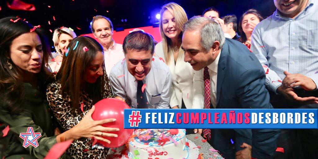 chahuan's tweet photo. Enviamos un afectuoso saludo de cumpleaños a @desbordes! Tremendo diputado, gran presidente de partido y excelente persona. Gracias por tu enorme trabajo para que @RNchile siga siendo el partido más grande de #Chile.
🎂🎉🎈🎊👏🏻👏🏻 https://t.co/8DquN4gHRb